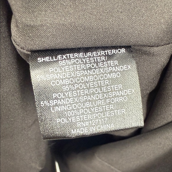 NWOT BADGLEY MISCHKA COLLECTION
Two-Tone Organza Ruffle-Sleeve Sheath SIZE 6 - Picture 6 of 7